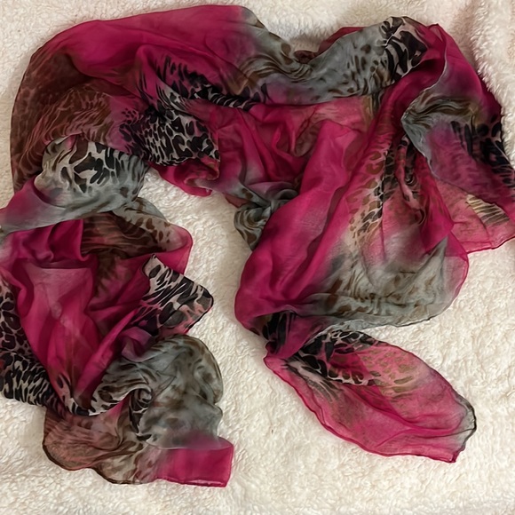 Leopard print wide scarf or beach wrap - Picture 3 of 6
